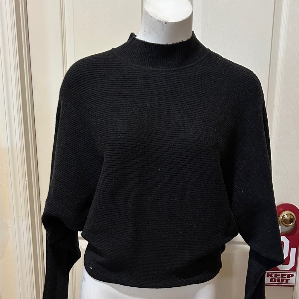 Zara Mock Neck Knit Sweater. Medium